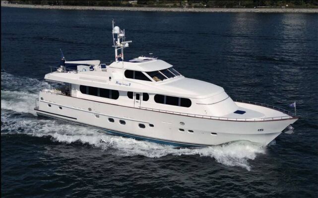 Luxus-Motoryacht Happiness II