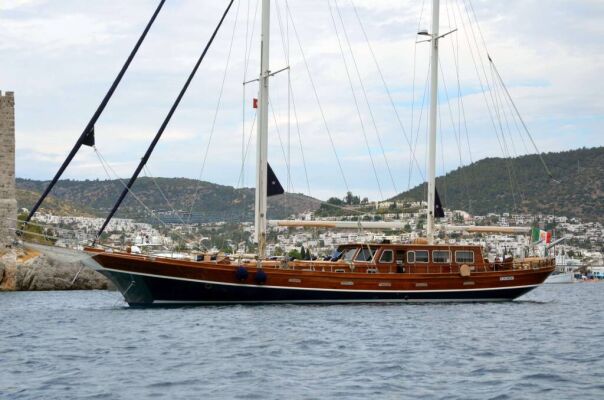 Goélette & Voilier à moteur Mar e Mar