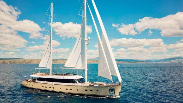 Luxus-Segelyacht MARALLURE