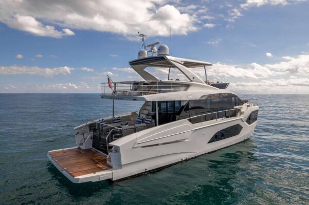 Luxury motor yacht ZENITH