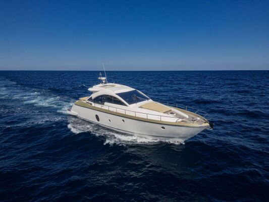 Yacht de luxe GYNAH