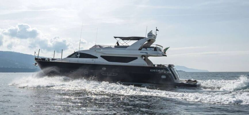 Luxury motor yacht Resilience 