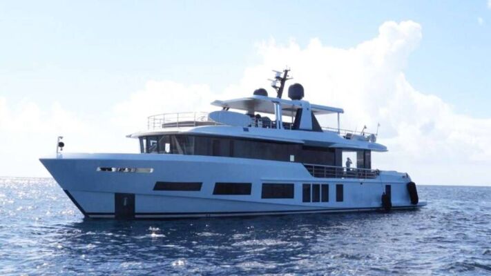 Luxury motor yacht CYRA