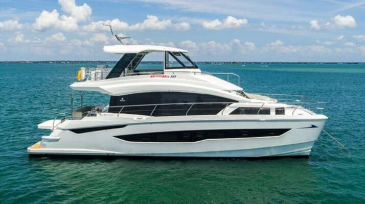 Luxury motor yacht The Wandering Hillbilly