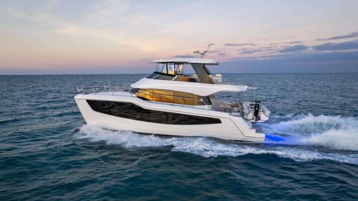 Catamaran de luxe avec équipage Treasured C’s