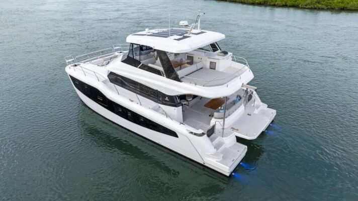 Catamaran de luxe avec équipage Lucy