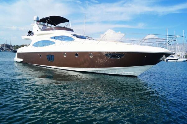 Yacht de luxe CHILL OUT II