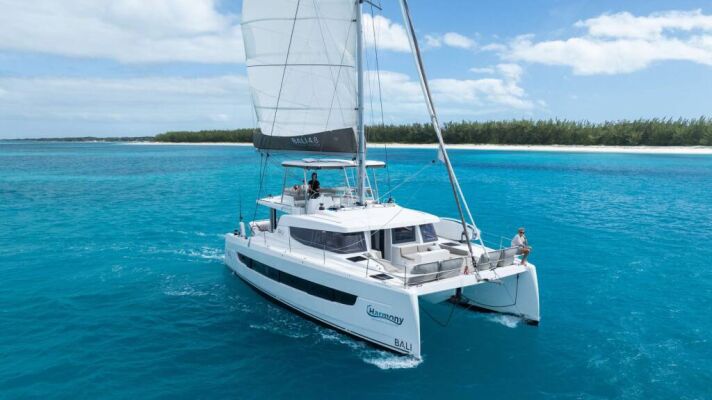Catamaran de luxe avec équipage HARMONY
