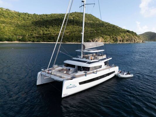 Catamaran de luxe avec équipage DREAM ON