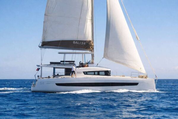 Catamaran de luxe avec équipage CHILLIN HUT
