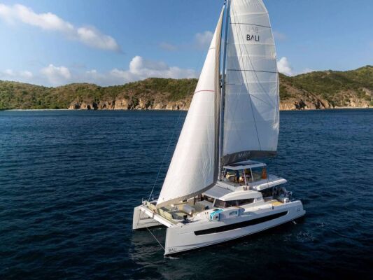 Catamaran de luxe avec équipage ALLEGRA