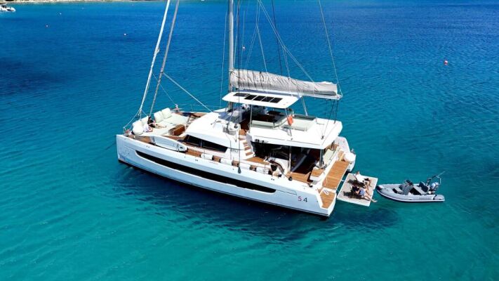 Catamaran de luxe avec équipage Mastermind