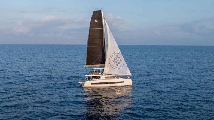 Catamaran de luxe avec équipage HIRAYA