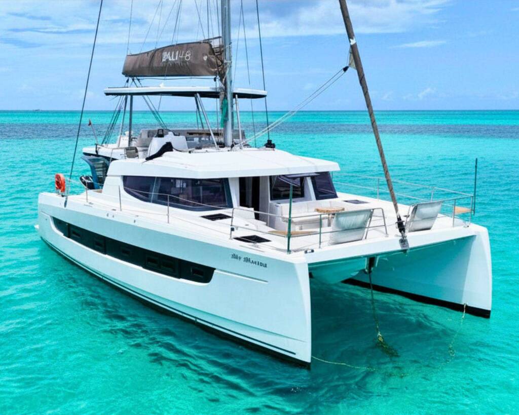 Catamaran de luxe avec équipage My Marina
