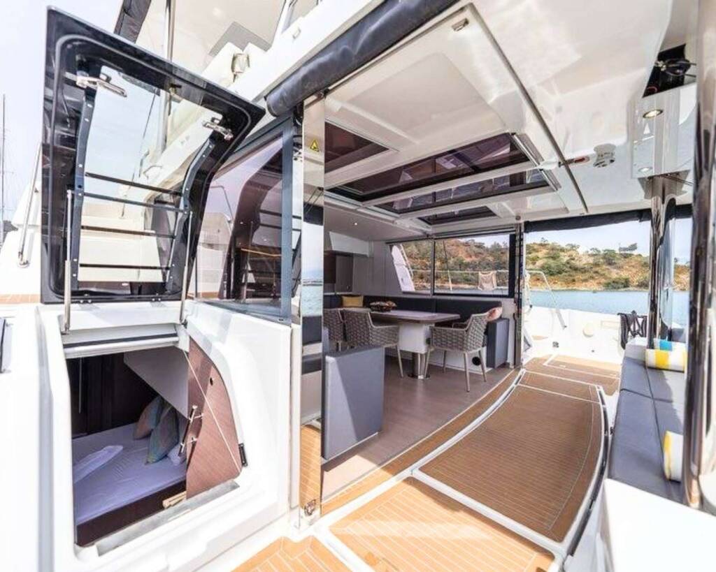 Catamaran de luxe avec équipage My Marina