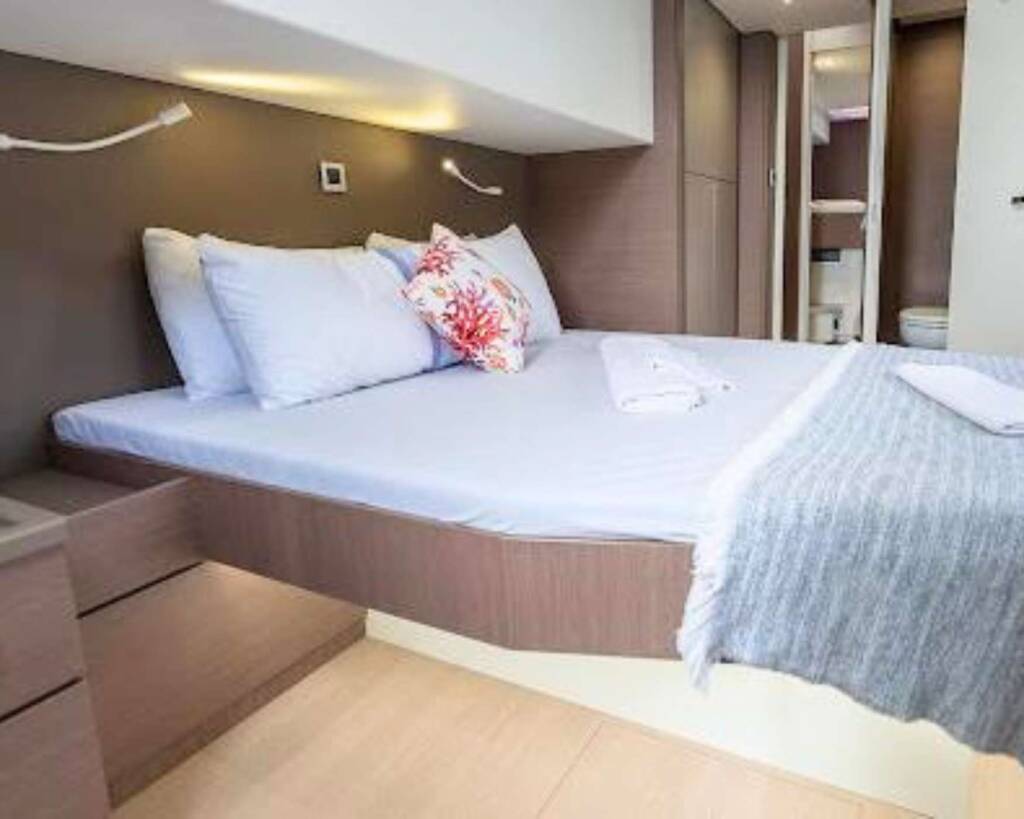 Catamaran de luxe avec équipage My Marina