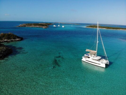 Catamaran de luxe avec équipage OKEANA
