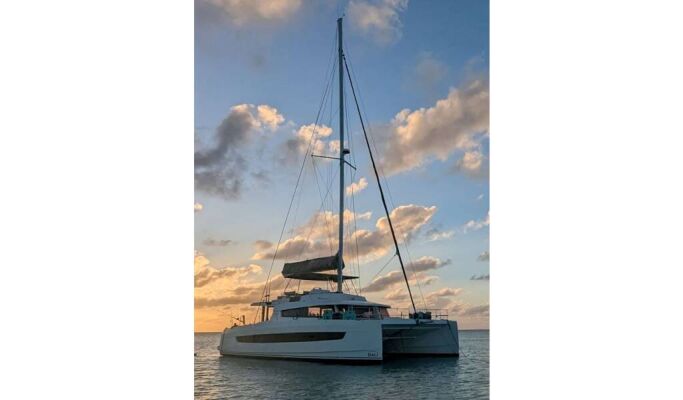 Catamaran de luxe avec équipage CRYSTAL DREAMS