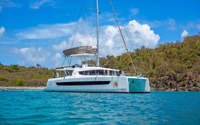 Catamaran de luxe avec équipage MERRY-TIME