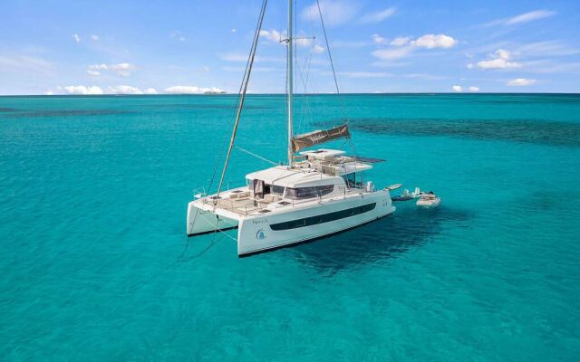 Catamaran de luxe avec équipage PENNY JO