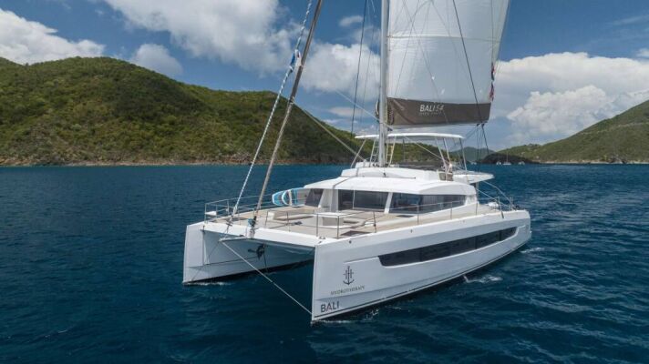 Catamaran de luxe avec équipage HYDROTHERAPY