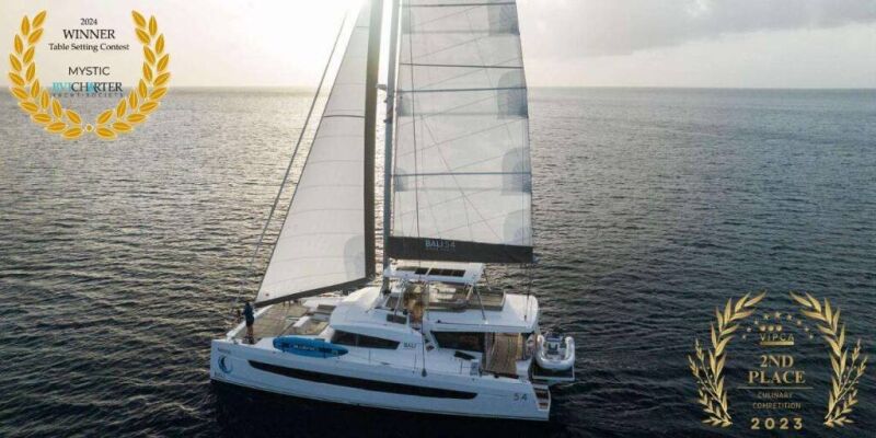 Catamaran de luxe avec équipage MYSTIC