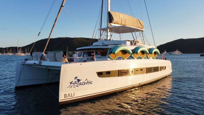Catamaran de luxe avec équipage KaYachtic