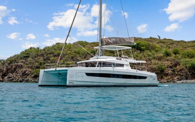 Catamaran de luxe avec équipage DANTE