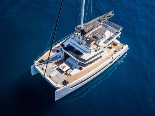 Catamaran de luxe avec équipage Epiphany