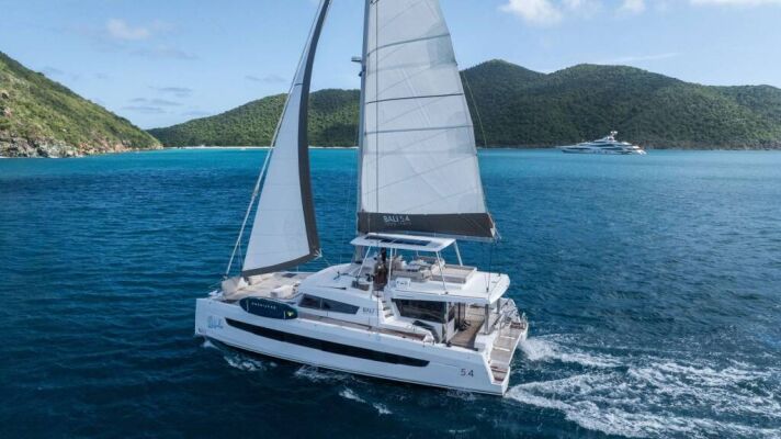 Catamaran de luxe avec équipage UMIKO