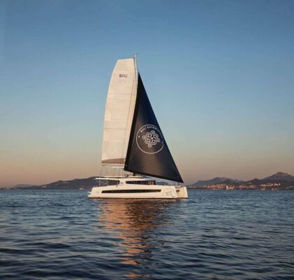 Catamarán de lujo con tripulación CRAZY BABY TOO