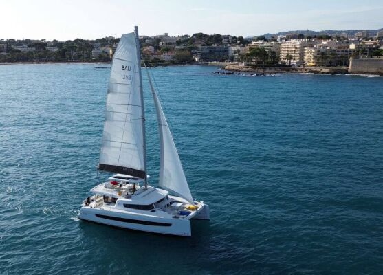 Catamaran de luxe avec équipage GALOE