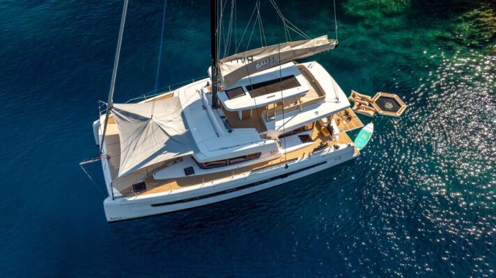 Catamaran de luxe avec équipage Farben