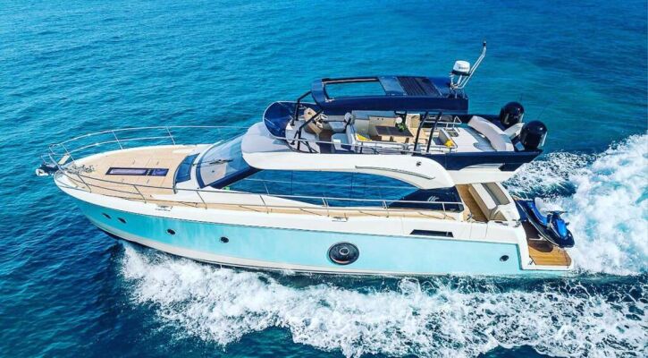 Yacht de luxe Singh City
