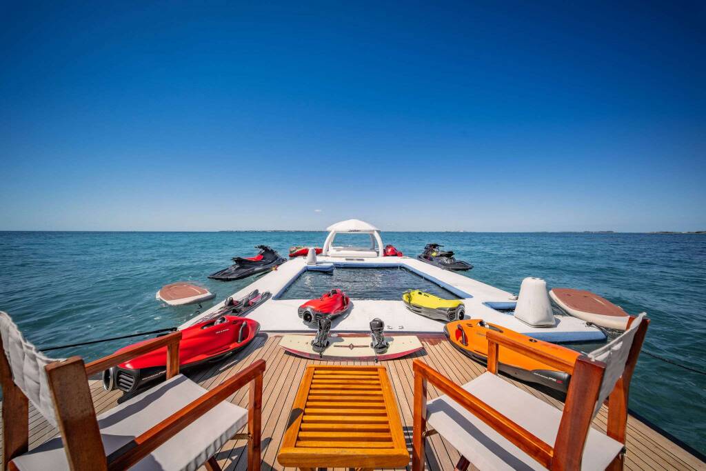 Luxury motor yacht Arthurs Way