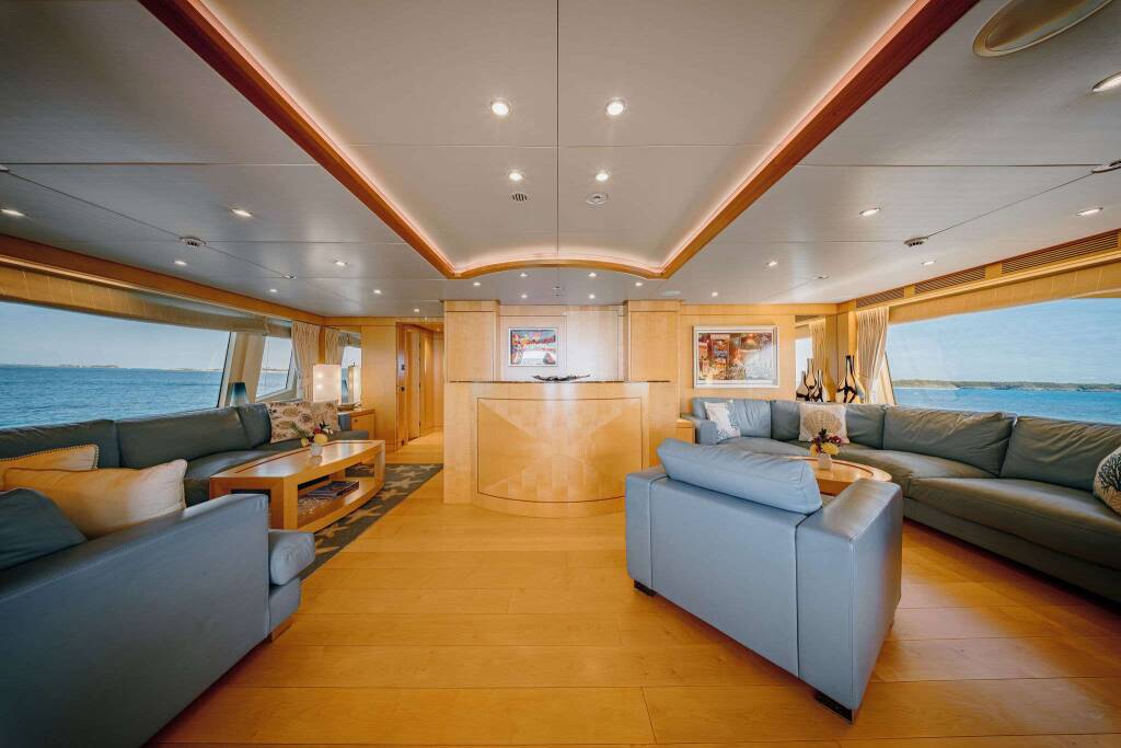Luxury motor yacht Arthurs Way