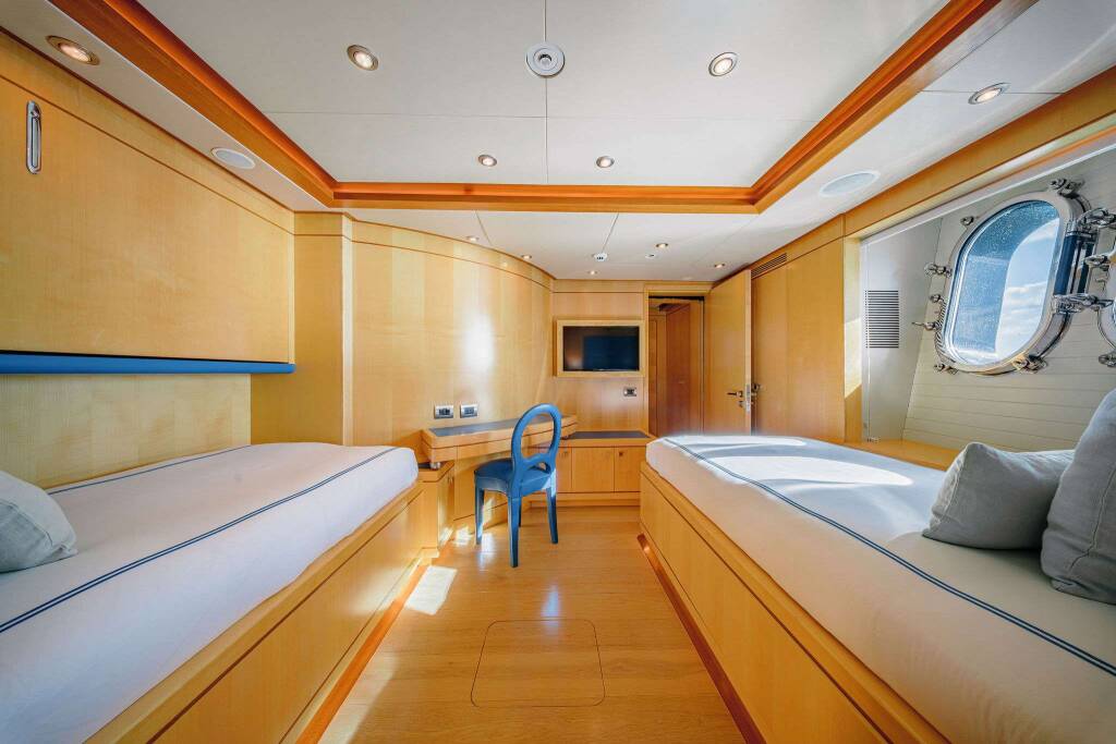 Luxury motor yacht Arthurs Way