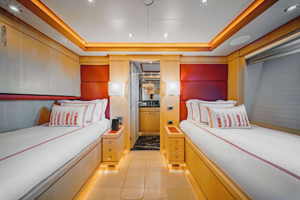Luxury motor yacht Arthurs Way