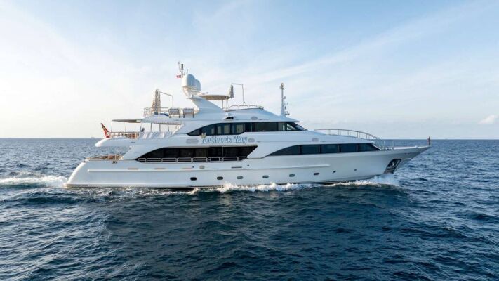 Luxury motor yacht ARTHUR'S WAY