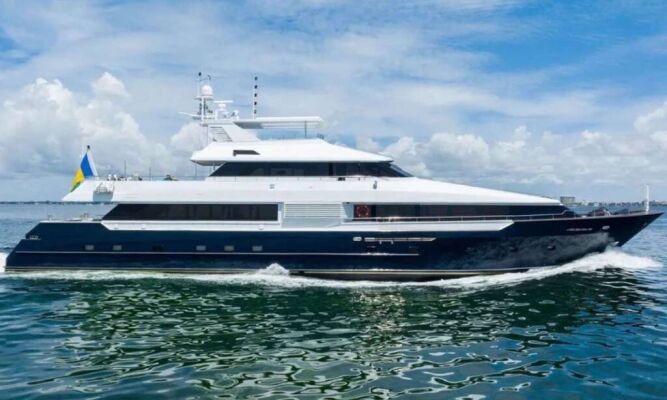 Luxury motor yacht THE REGAL