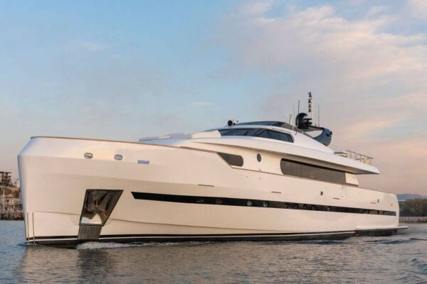 Luxury motor yacht PROJECT STEEL