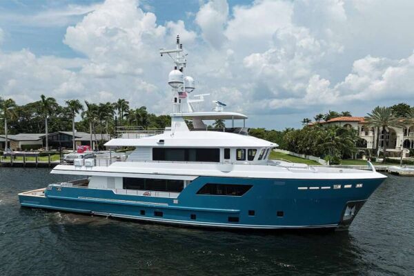 Luxury motor yacht TROPA