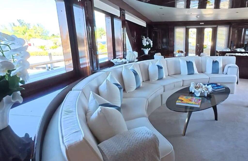 Luxury motor yacht KEFI