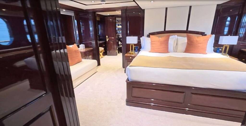 Luxury motor yacht KEFI