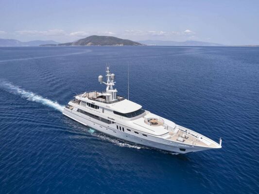 Luxury motor yacht INVADER