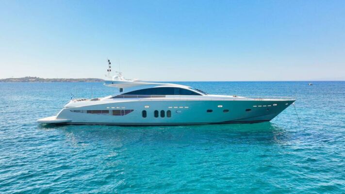 Luxury motor yacht SUN ANEMOS