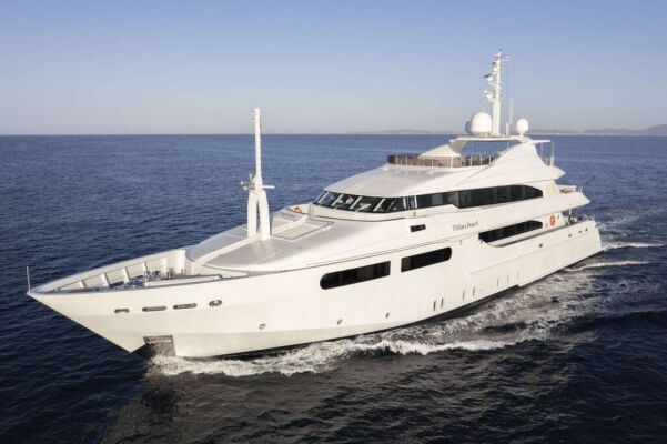 Luxury motor yacht TITIAN PEARL