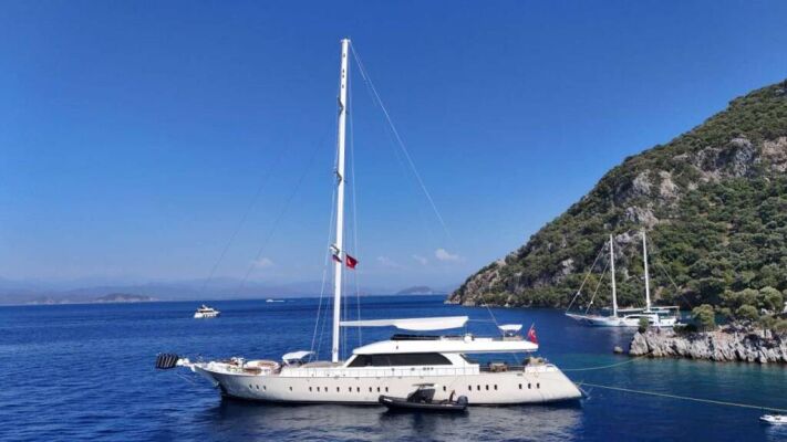 Luxury sailing yacht DODO