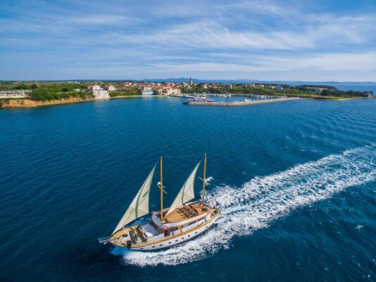 Goleta & Motovelero ADRIATIC BREEZE