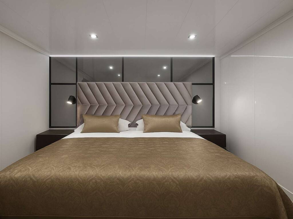 Small Cruise Ship Premier